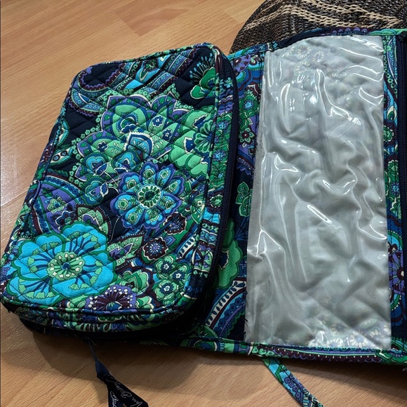 Vera Bradley Floral Blue and Green Travel Bag - Picture 3 of 16